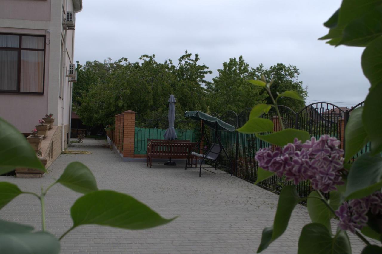 Guest House 12 Mesyatsev Chornomorsk Buitenkant foto
