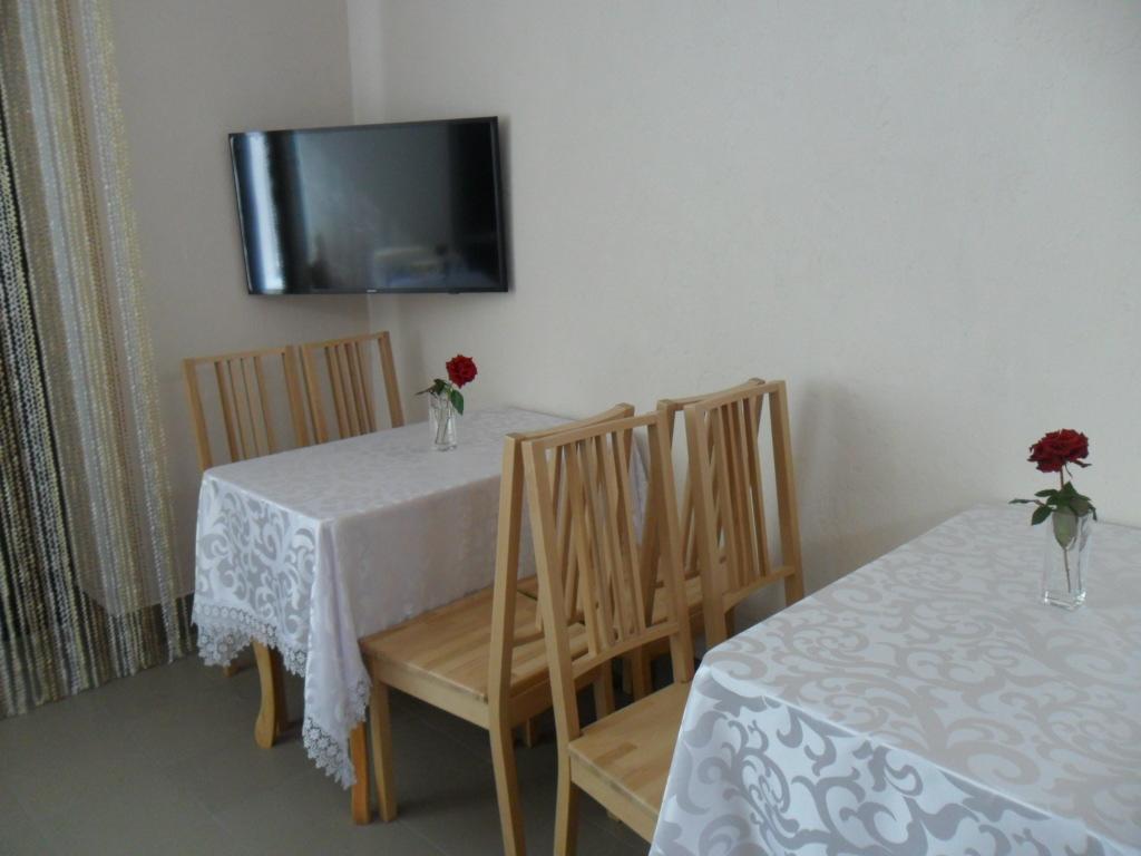 Guest House 12 Mesyatsev Chornomorsk Buitenkant foto