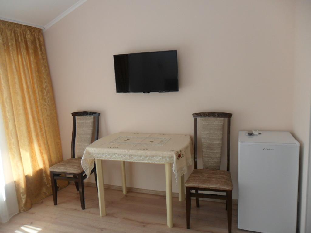 Guest House 12 Mesyatsev Chornomorsk Buitenkant foto